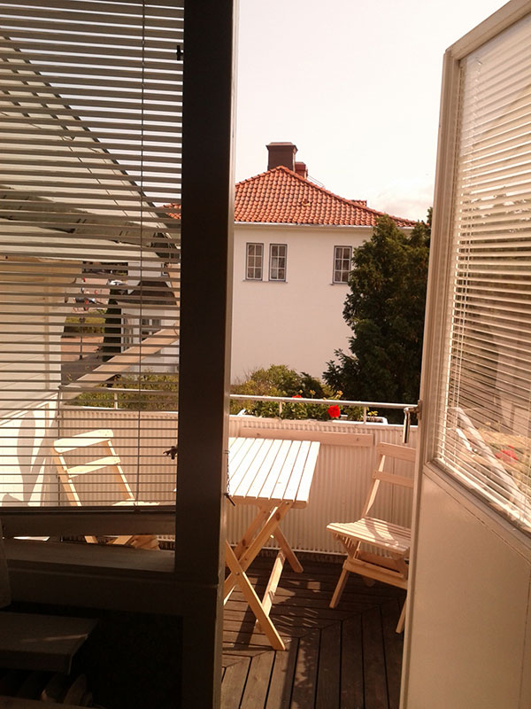 vår-balkong-hos-pytte-i-borgholm-herbaria